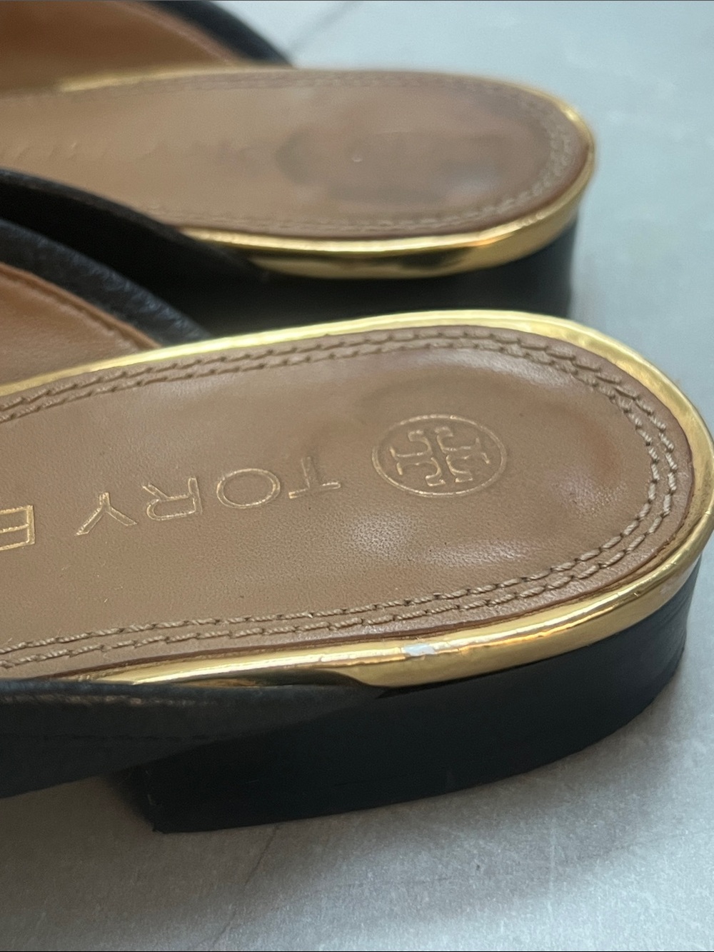 Tory Burch Jessa Backless Loafers in black pebbled leather - Picture 7 of 8